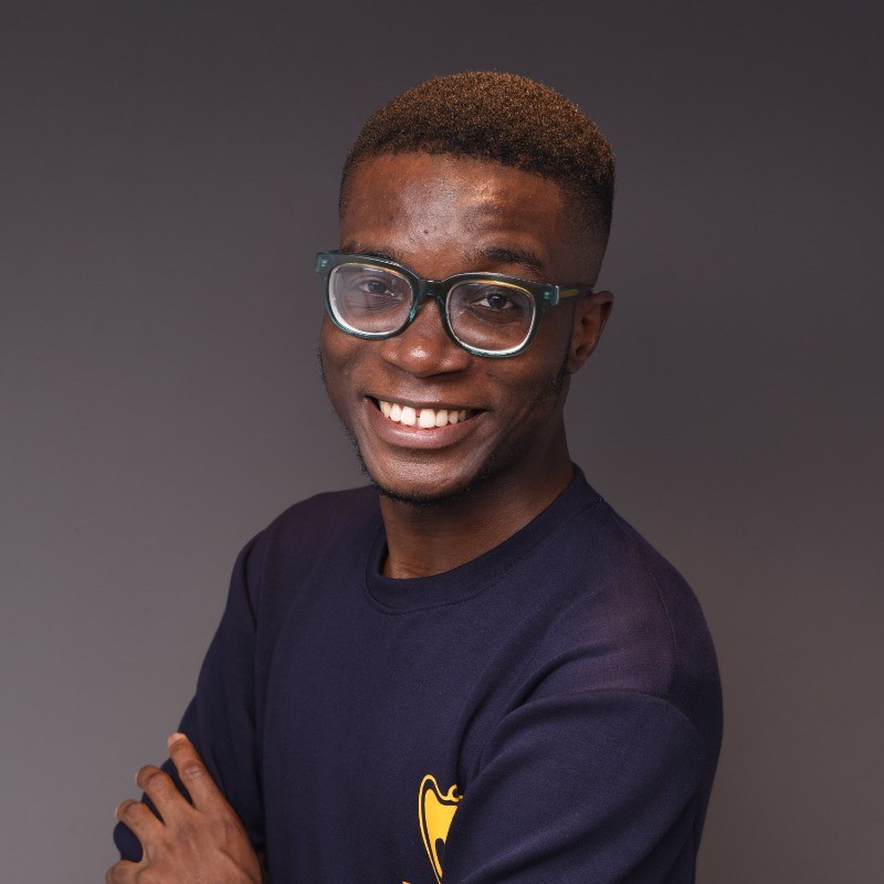 A Man in a Suit Having a Conversation with a Woman. Photo by KATRIN BOLOVTSOVA on pexels