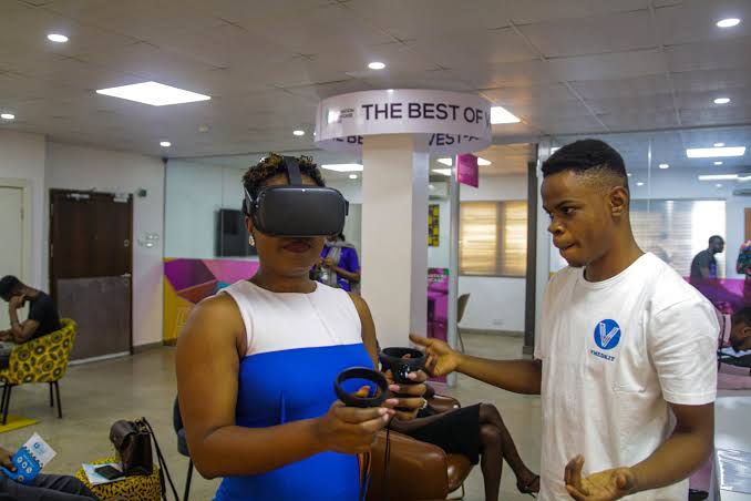 Emmanuel Okon exhibiting VMedKit at Innovation Showcase Week (ISW) 2020.